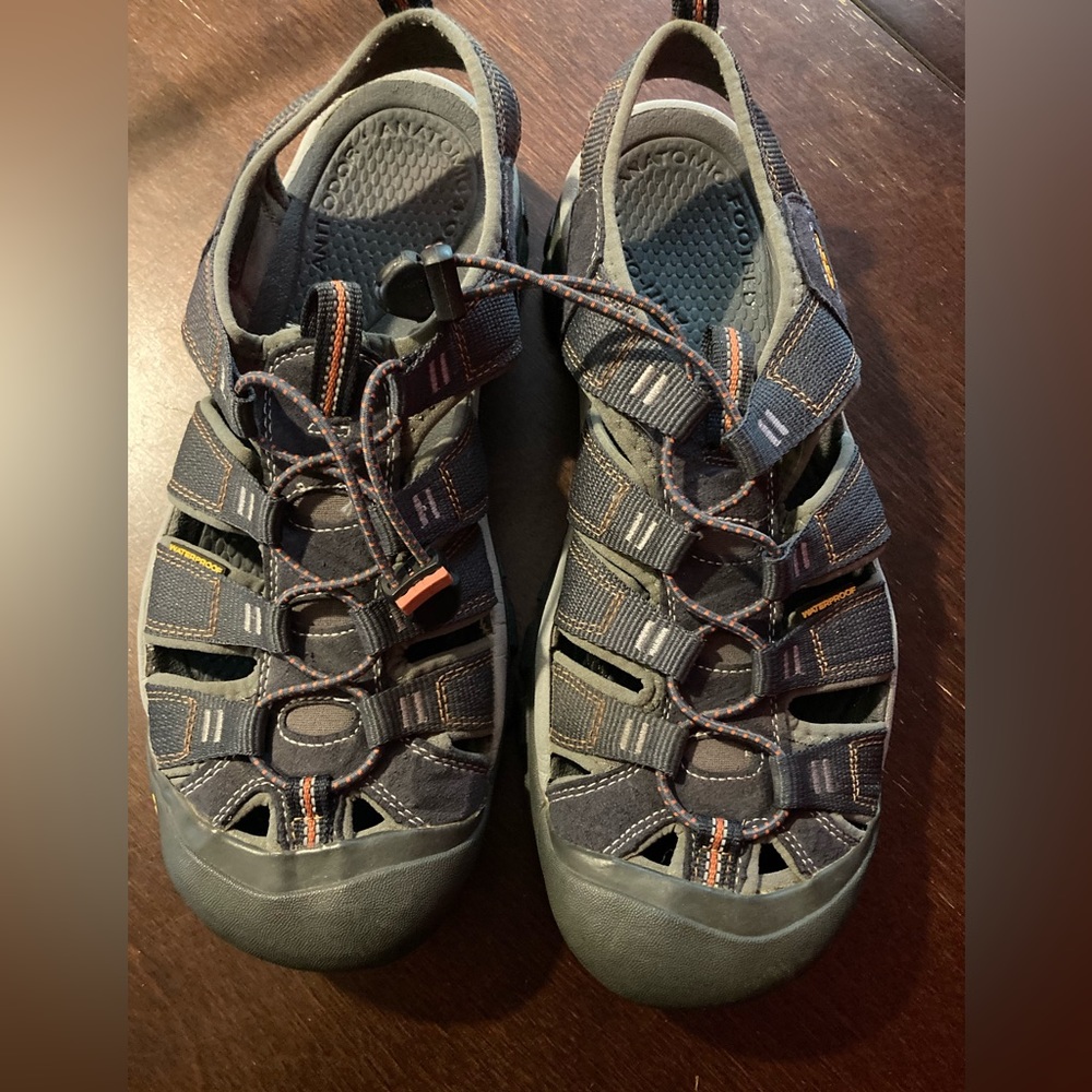 Keen Newport H2 Sandals - Men's Size 11.5 color:India Ink/Rust
